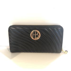 Henri Bendel NWOT No 7 z/a continental wallet